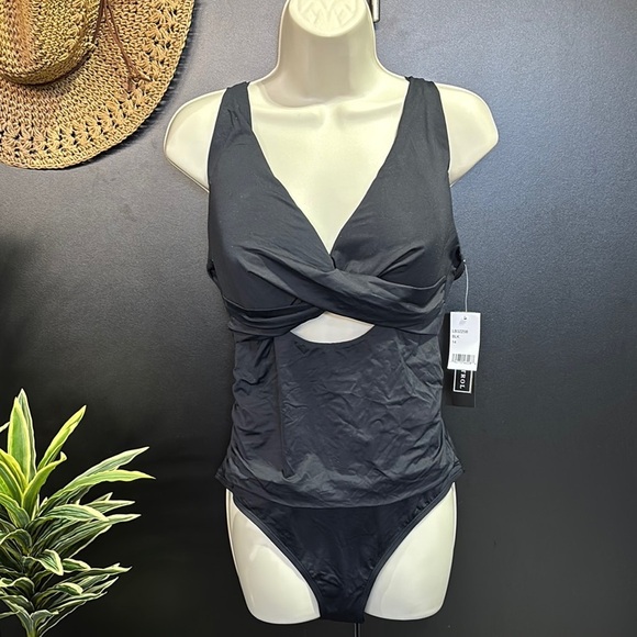 LA BLANCA Tummy control,crisscross V-neck keyhole,ruched,padded,adjust straps - Picture 3 of 13